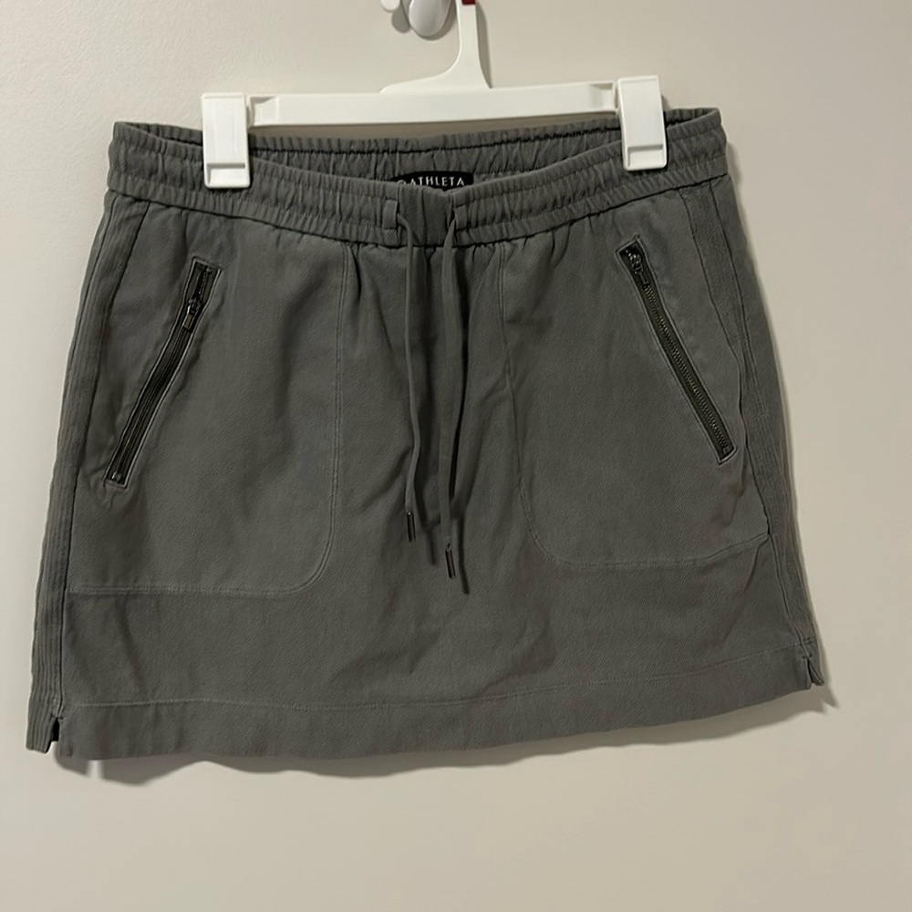 Athleta Farallon Skirt Women's 10 Grey Zipped Pockets Elastic Waist Drawstring